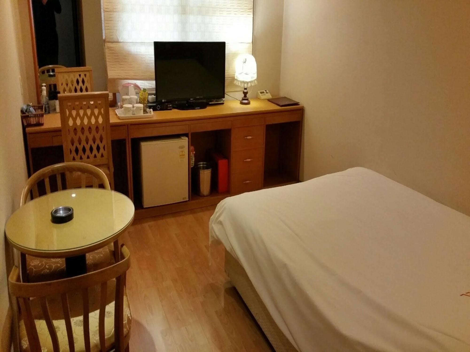 Angel Hotel Пусан Екстериор снимка